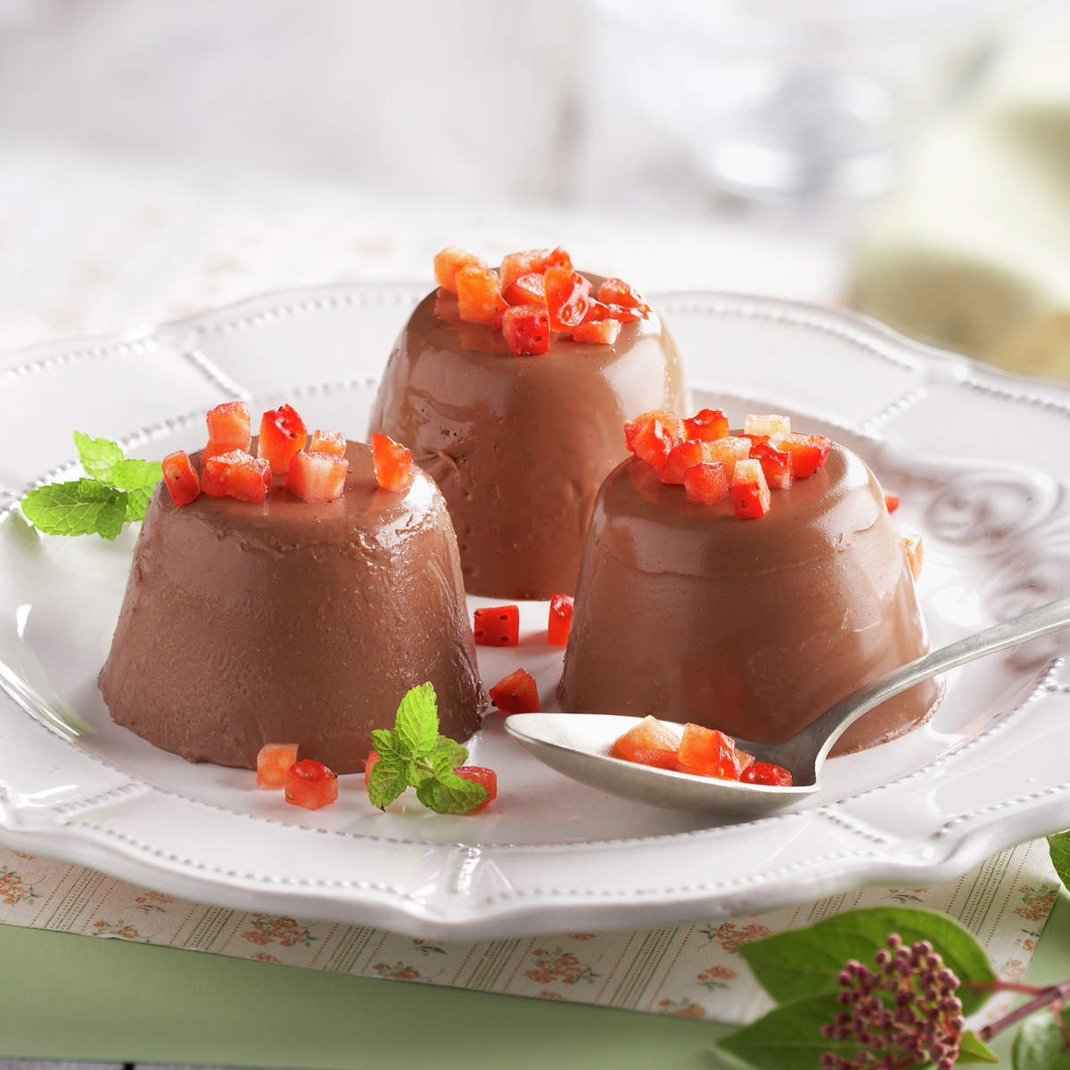 FLANECITOS DE CREMA DE CHOCOLATE CON FRESONES