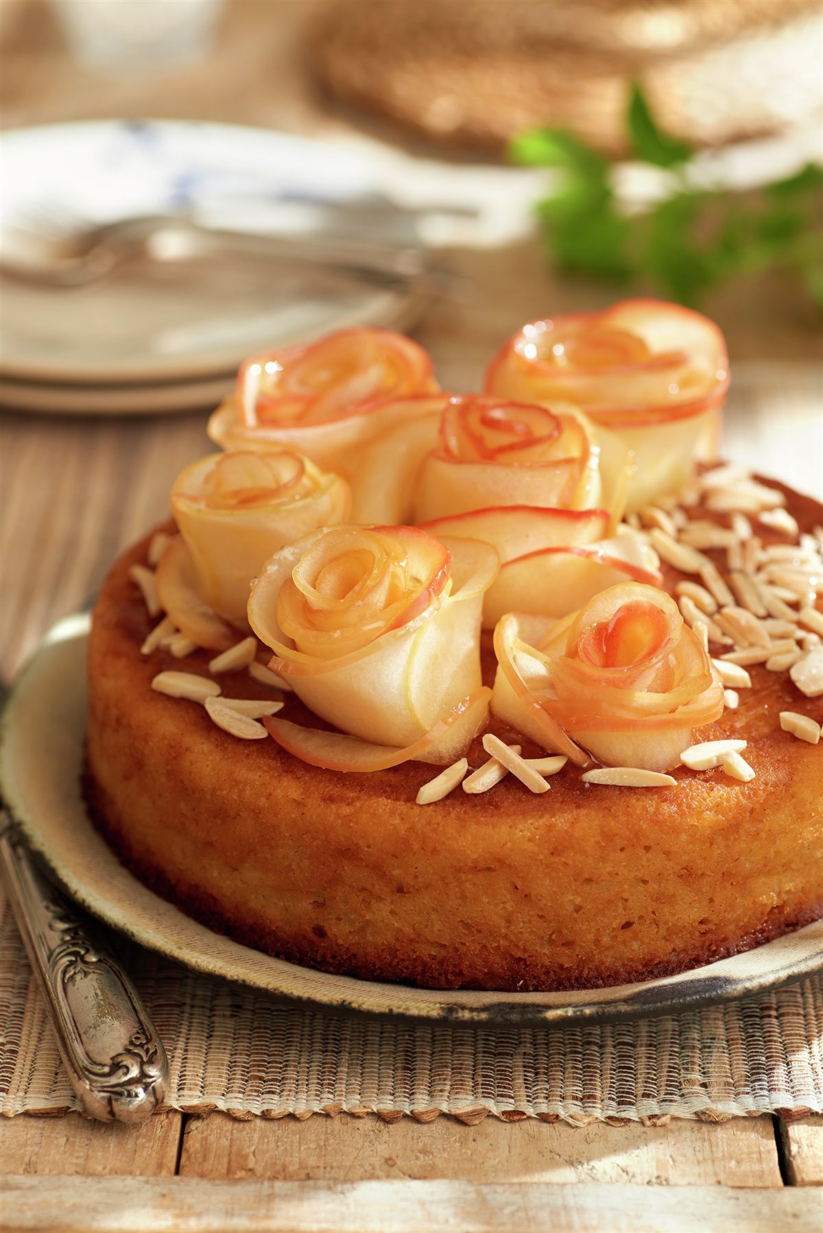 TARTA DE ROSAS DE MANZANA Y ALMENDRA.