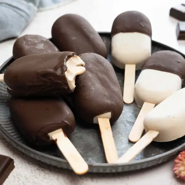 Helados saludables tipo Magnum (con 2 ingredientes que no te imaginas) para combatir la ola de calor